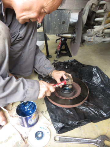 Replacing the inner bearing